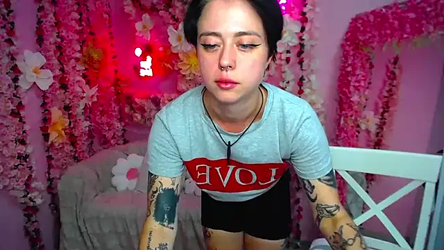 Czat XXX na żywo – Adelin_R