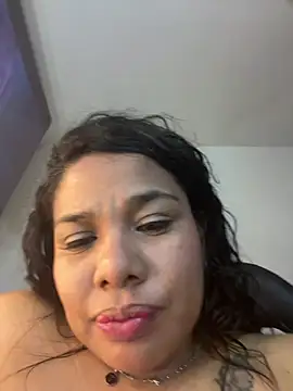 Rashell1_Queen élő XXX-chatje