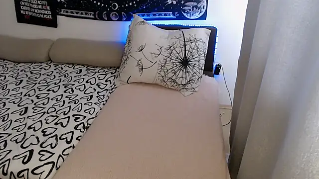 AlienforTwenty Live XXX Chat