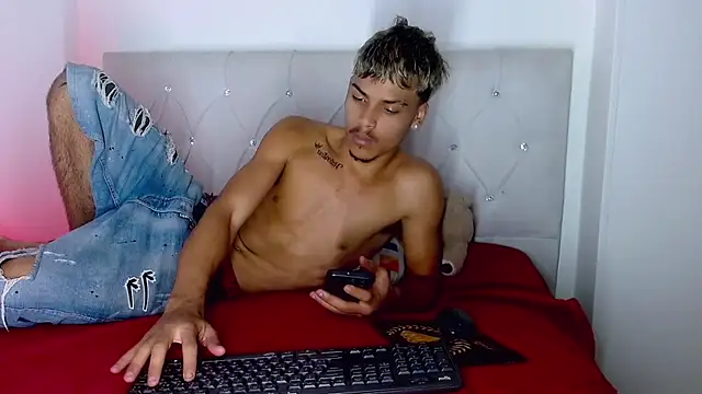 Chatroom XXX en direct de Angel_foxc13