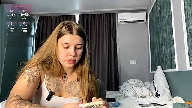 Miley_and_Michael's Live XXX Chat