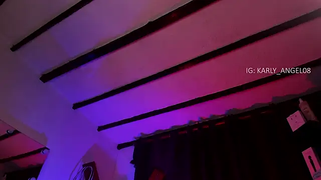 XXX chat uživo modela karly_angeel