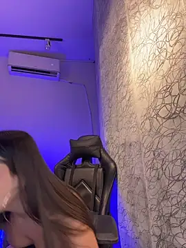 saracaball_'s Live XXX Chat