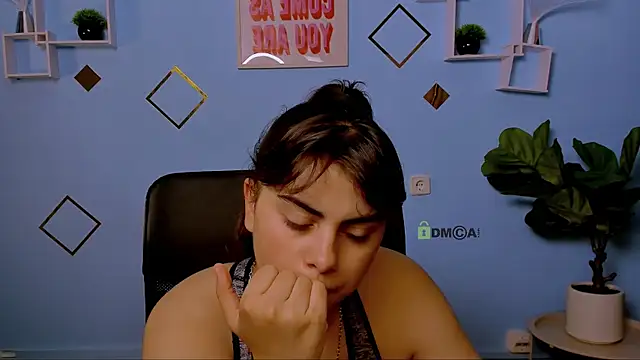 Chatroom XXX en direct de shadow_kiss_