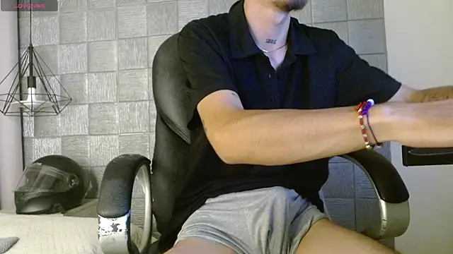 MykeCastle's Live XXX Chat