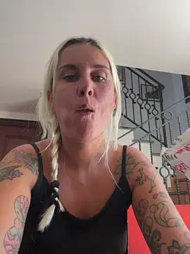 Sofia_beee élő XXX-chatje