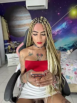 Nella_Dolls Adlı Modelin Canlı XXX Sohbeti