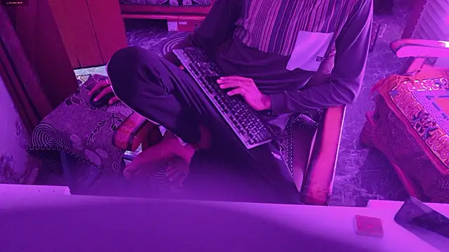 Webkamerová show zihan777