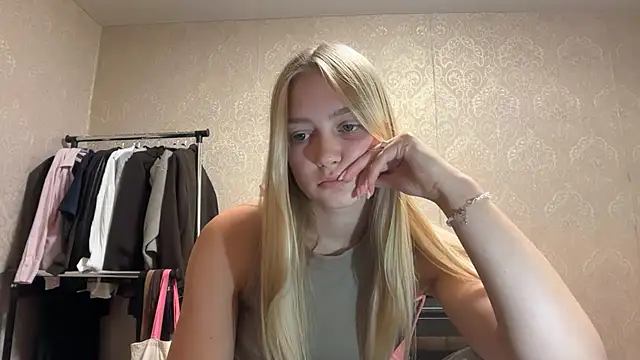 blondegirl2026 Chat XXX in diretta