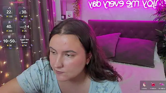 FeralPeach Adlı Modelin Canlı XXX Sohbeti