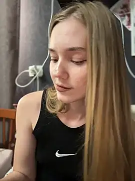MilaMoonen Live XXX chat