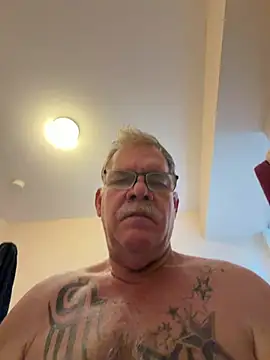 Онлайн чат XXX Caesar_Baxter