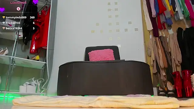 violetmontan's Live XXX Chat
