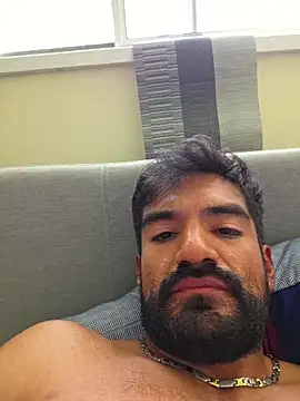 הופעת וובקאם של piggylatino