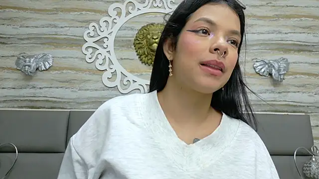 yungelitamor_'s Live XXX Chat