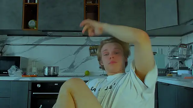 Ken0rDI Chat XXX in diretta