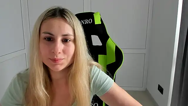 MissLunariaa: онлайн-секс-чат