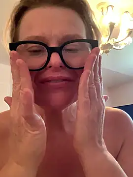 Love_Lee_xo élő XXX-chatje
