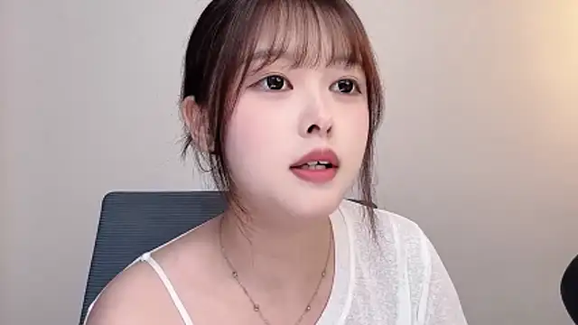 Winnie005 现场XXX聊天