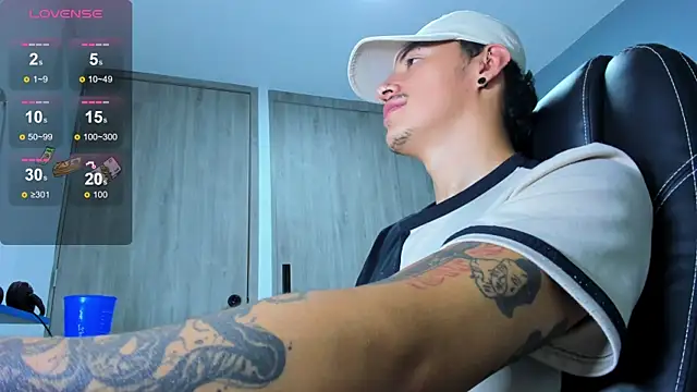 LOBO_ALPHA Live XXX Chat