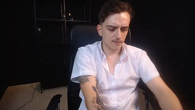 FelixStarkk Adlı Modelin Canlı XXX Sohbeti