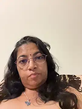 HairyMommy Chat XXX in diretta