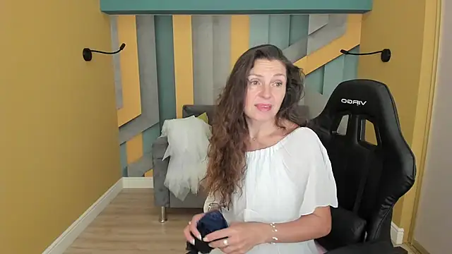 EllaLong Chat XXX in diretta