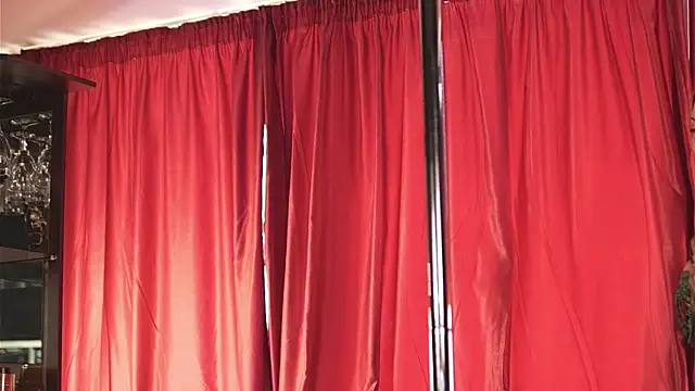 XXX chat uživo modela LuxenNoir