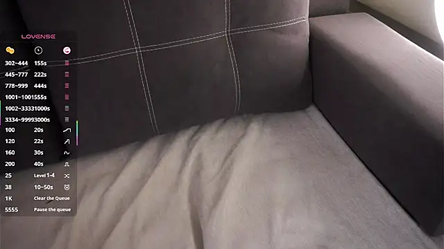 QueenieMerow Adlı Modelin Canlı XXX Sohbeti