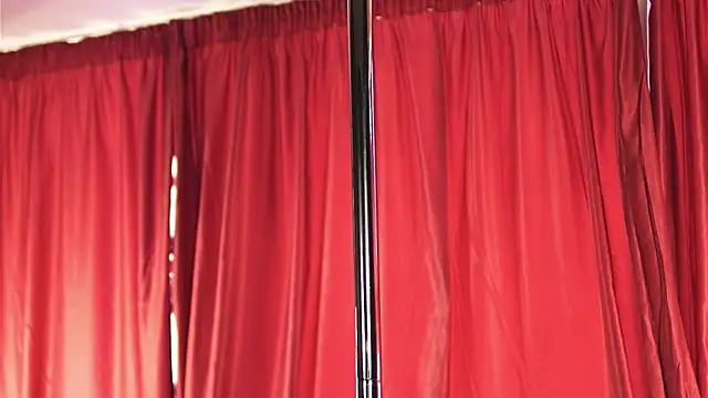 LuxenNoirのライブXXXチャット
