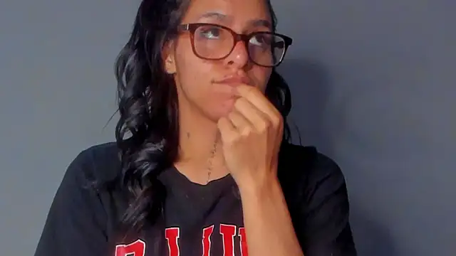 SaraAndrade_'s Live XXX Chat