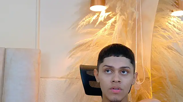 Chat +18 de EthanCarter__ ao vivo