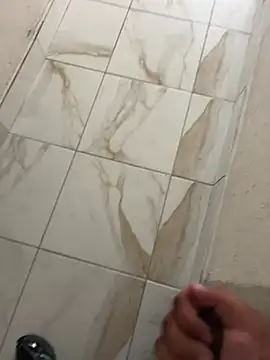 AloofSpinoff ওয়েবক্যাম শো