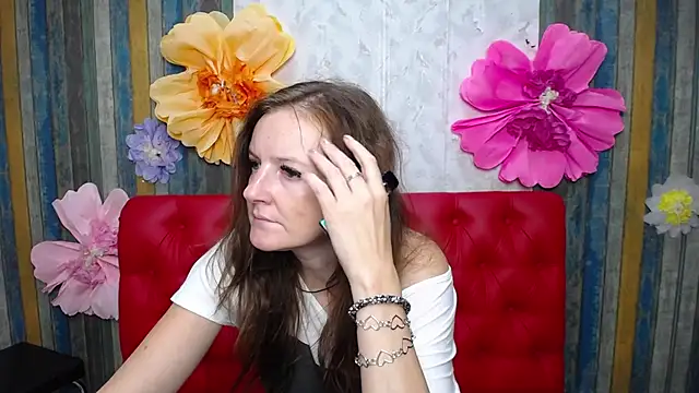 MeganPirs Adlı Modelin Canlı XXX Sohbeti