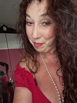 GypsyEsmeralda – Naživo XXX chat