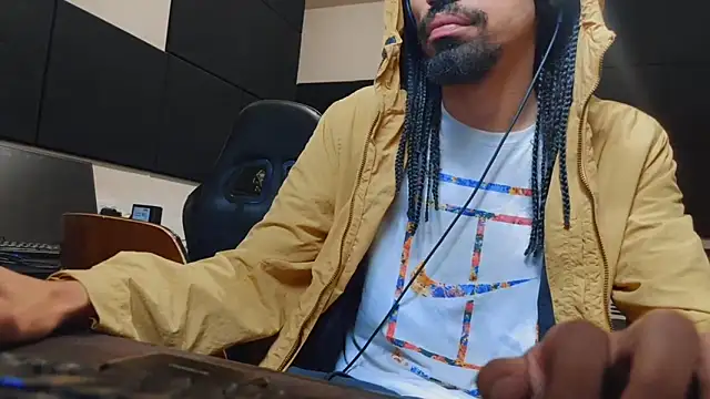 FavelaDaddyCum's Live XXX Chat