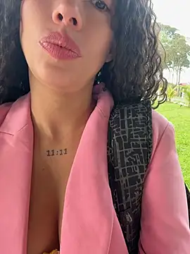 Chat XXX en directo de roxyrougee