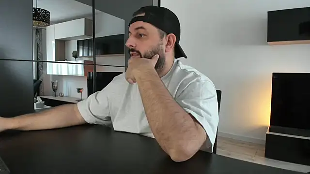 Živý XXX chat DravenPeak