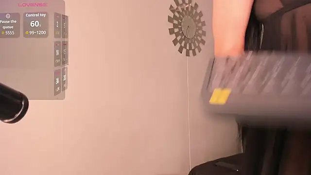 دردشة DemonFoxx الجنسية المباشرة