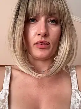 Chat XXX en directo de LunaFoxs
