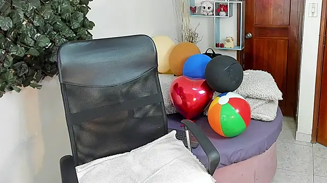 XXX chat uživo modela DestinyHills