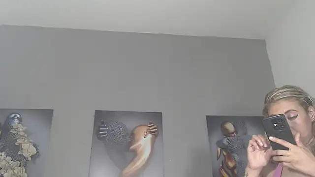 دردشة AntonellaBlanc الجنسية المباشرة