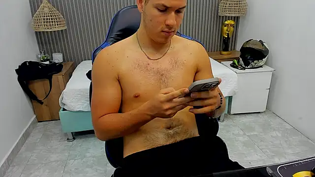 AlessandroFranco Live XXX Chat