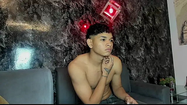 Chat +18 de nova_mitchell7 ao vivo
