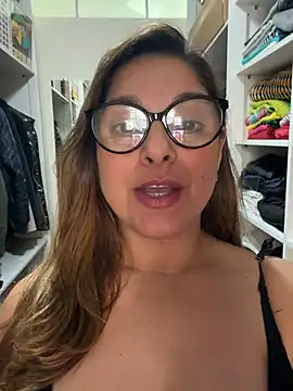 Show de Mariiii_morena na webcam