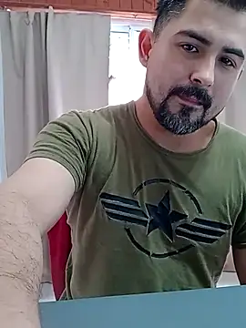 Bradd_32 现场XXX聊天