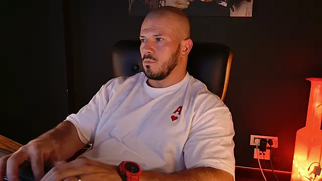 Онлайн чат XXX AngeloEric