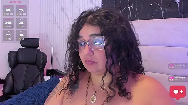 Reginavegaa Chat XXX in diretta