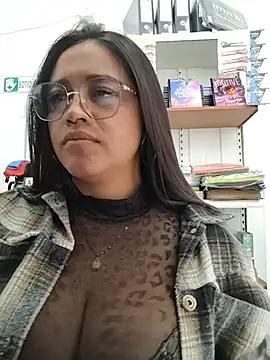 Chat +18 de Mia_Risky-1 ao vivo
