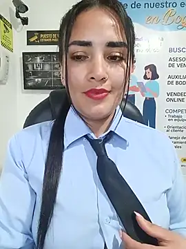 Chat XXX en directo de MAYE__13